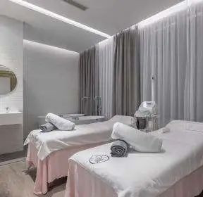 https://img.yiyiaimei.com/mnt/timg/201221/0H0521293-1.jpg